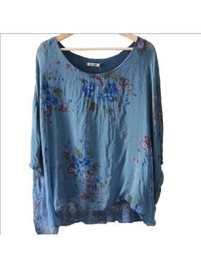 Viola Borghi silk blouse. Size small. EUC